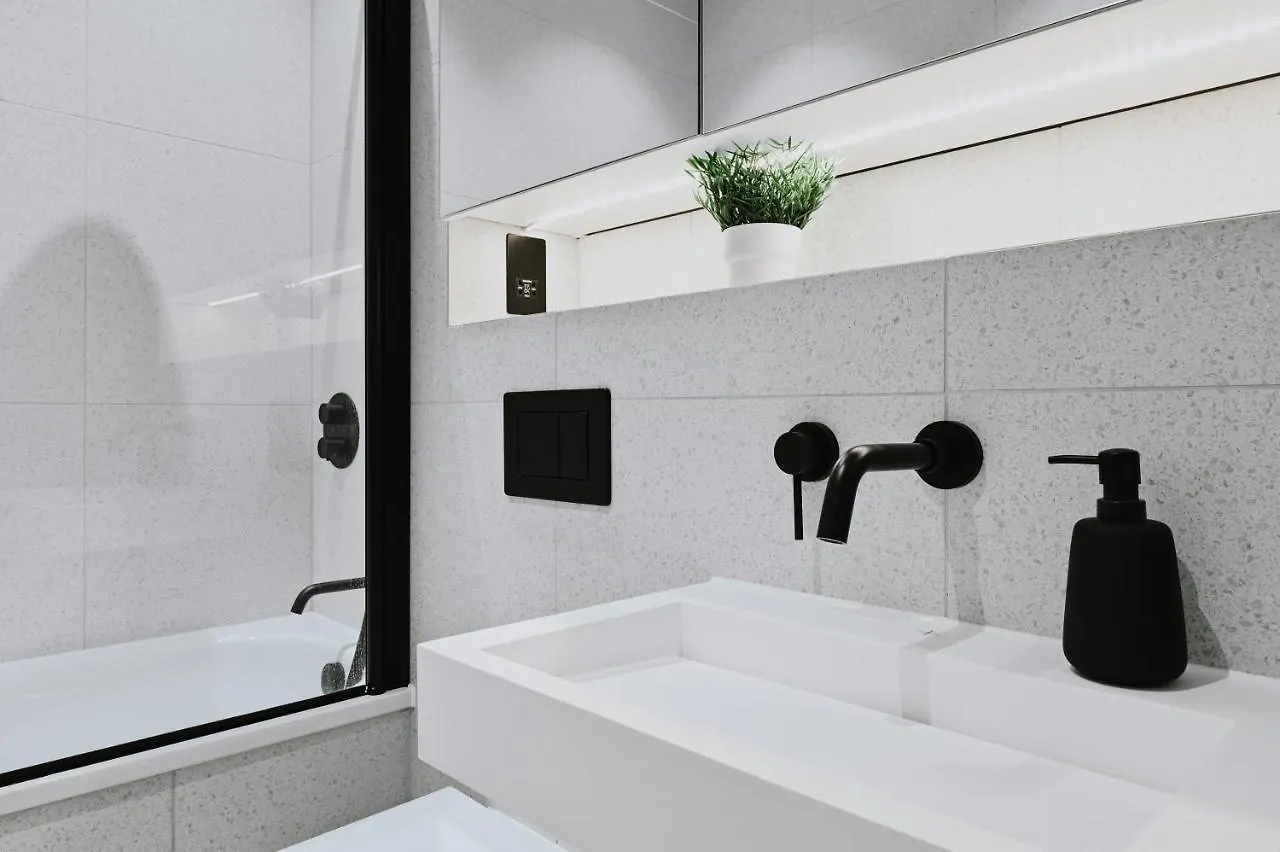 Khayat Homes - Kings Cottage - Three Bed London Apartment